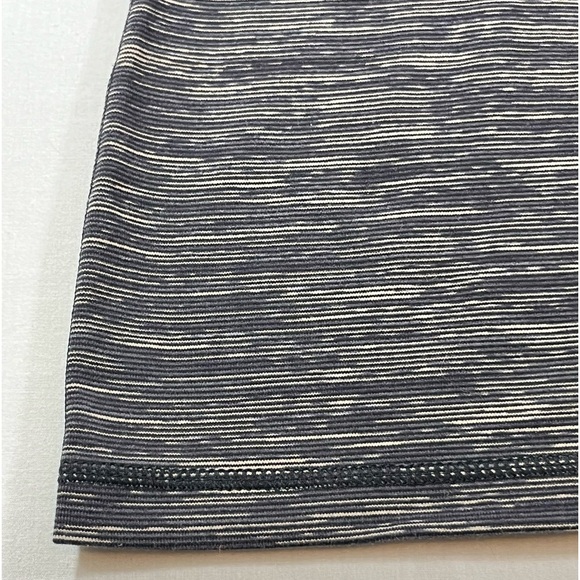 Lululemon Power Y String Tank - size 6 EUC - Picture 7 of 9